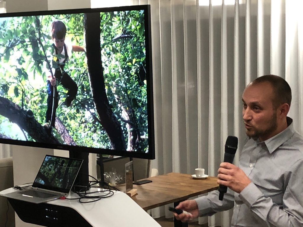 architect Jasper van Lammeren tijdens stadslezing Het dak op, kunst en groen op daken in Zoetermeer