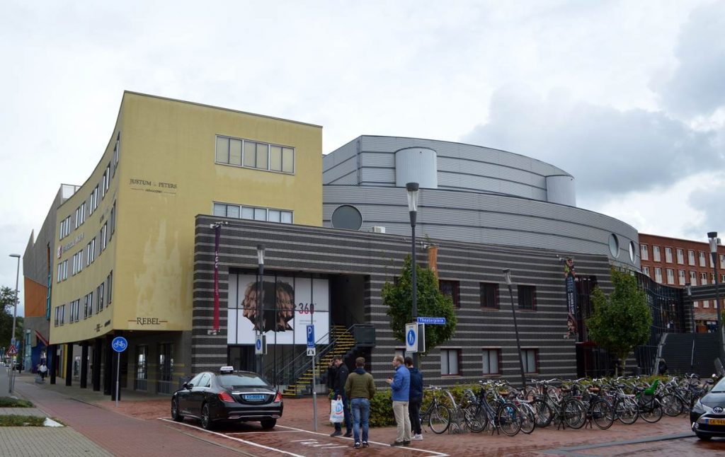 kantoren maken deel uit van het complex stadstheater zoetermer