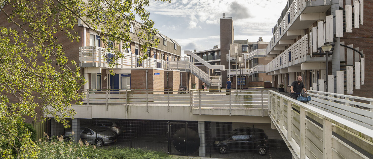 woondek Jan Sterenberg met brug over de tocht